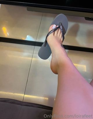 Loira Feet