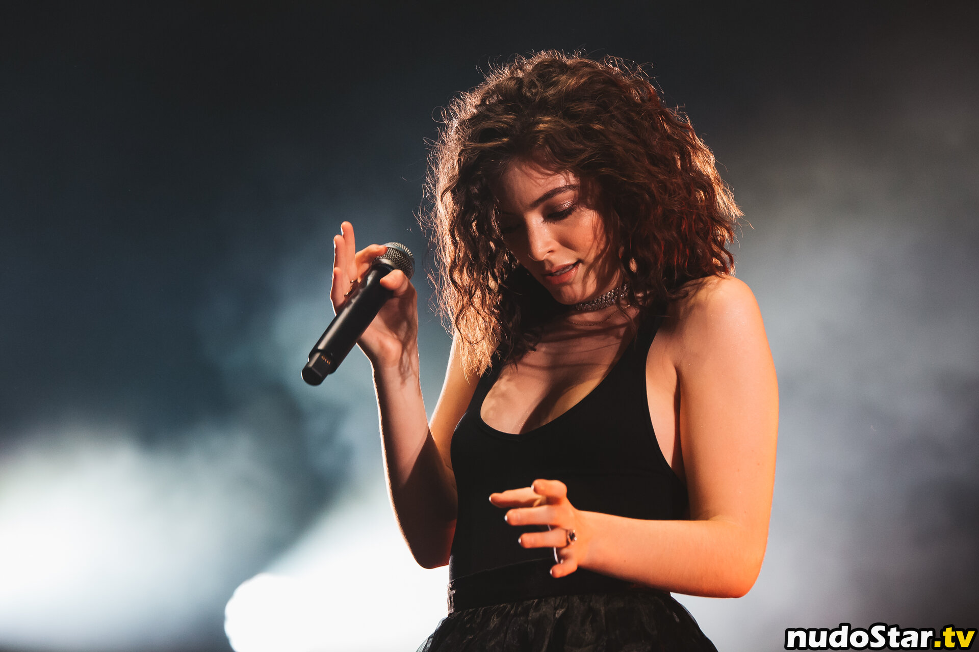 Lorde Nude OnlyFans Leaked Photo #126