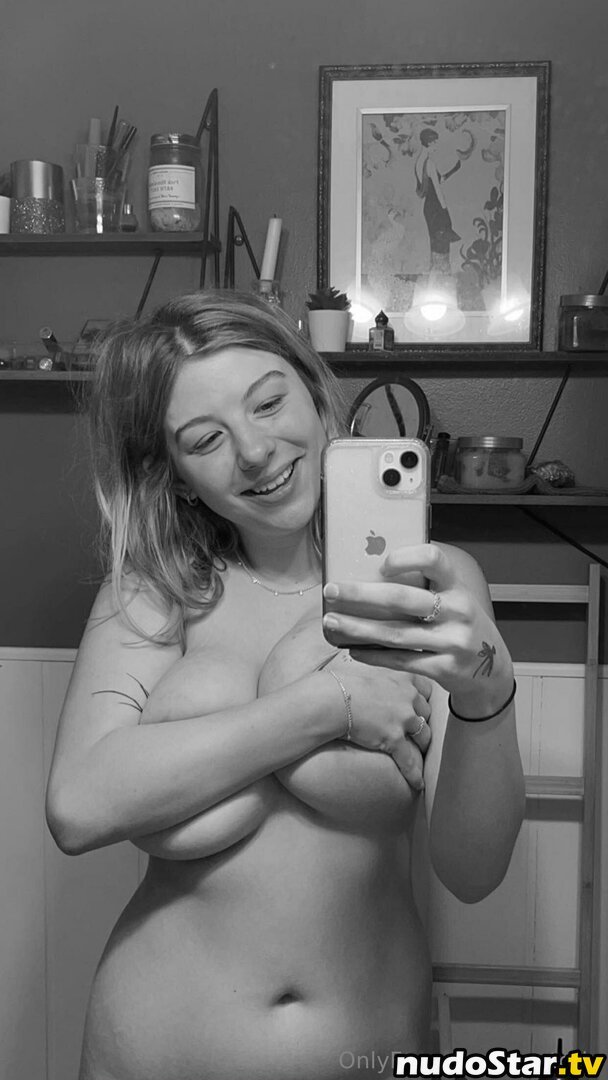 lynntoria / toria.badoria Nude OnlyFans Leaked Photo #19