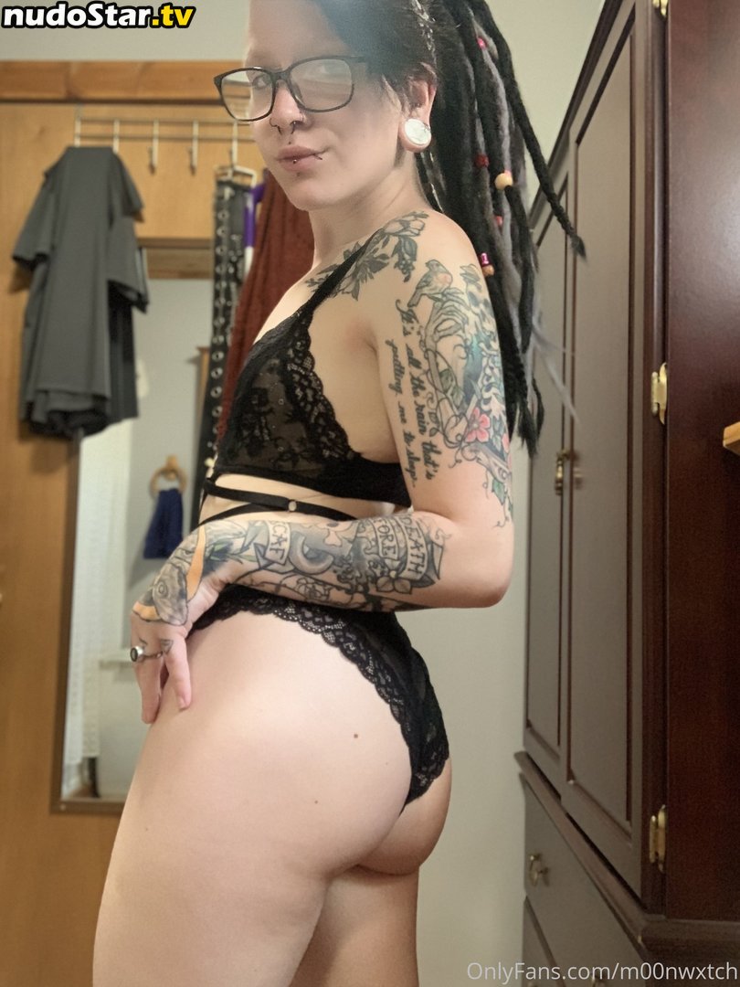 m00n.witch / m00nwxtch Nude OnlyFans Leaked Photo #24