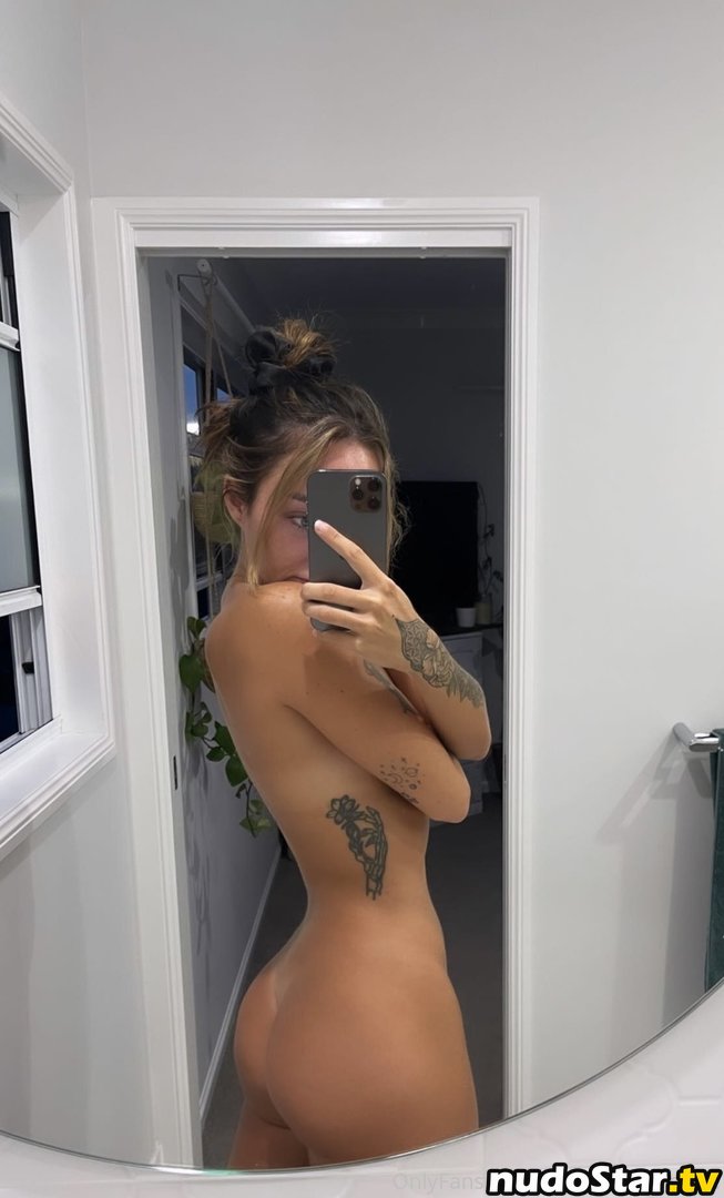 maddienevillefree Nude OnlyFans Leaked Photo #17
