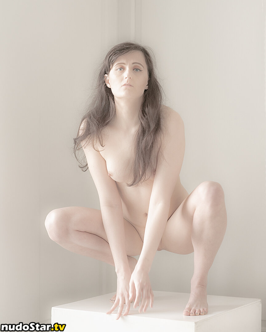 Clara Sinclair / Mangomodel666 / clarasinclairart Nude OnlyFans Leaked Photo #15