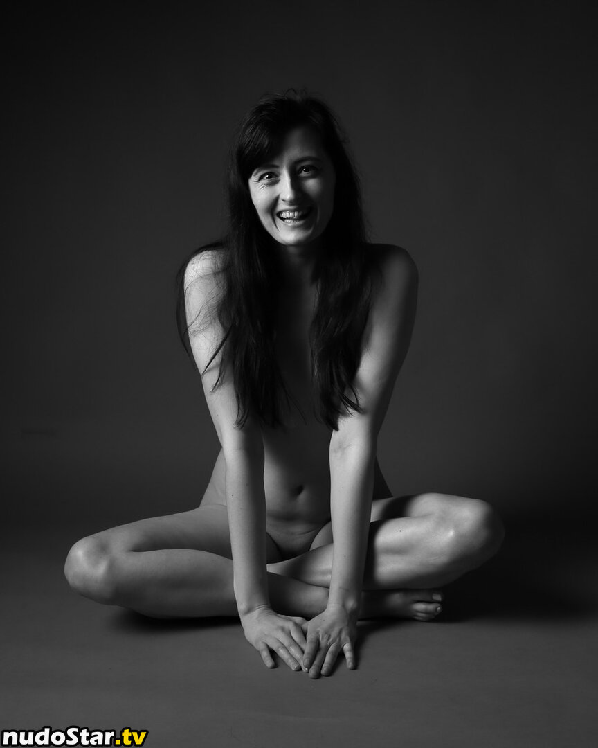 Clara Sinclair / Mangomodel666 / clarasinclairart Nude OnlyFans Leaked Photo #59