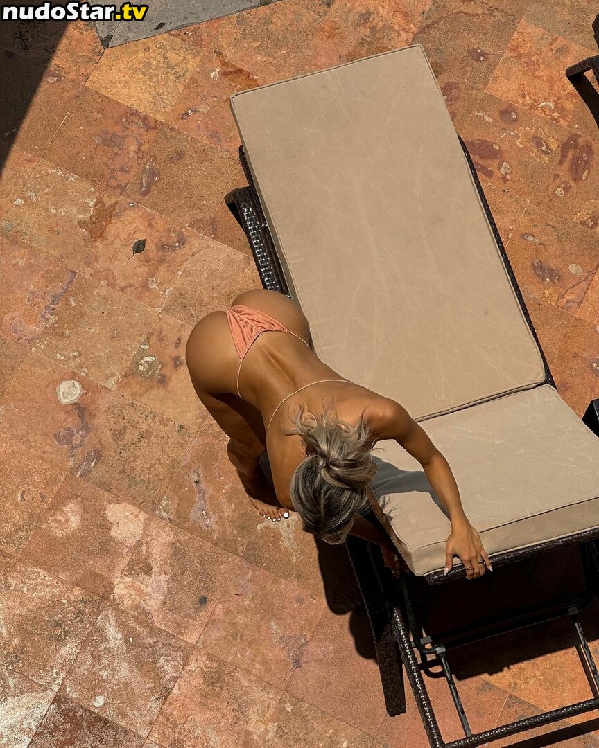 Mariana Morais [Instagram / Tiktok] / maarebeaar / slashedcontent Nude OnlyFans Leaked Photo #7