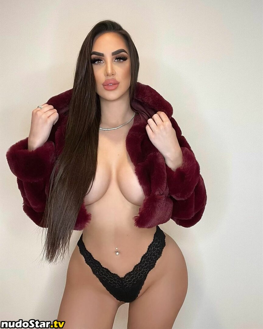 mariegabrielle.r Nude OnlyFans Leaked Photo #9