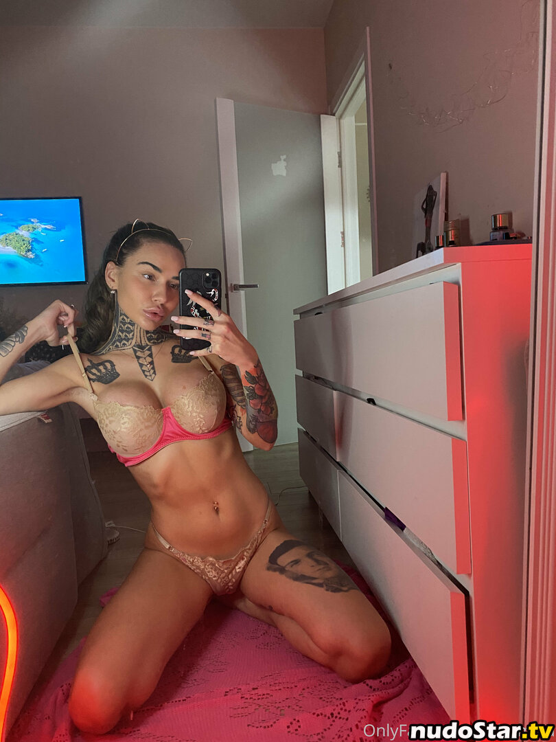 mia_foxybae / miagabriellepage Nude OnlyFans Leaked Photo #6