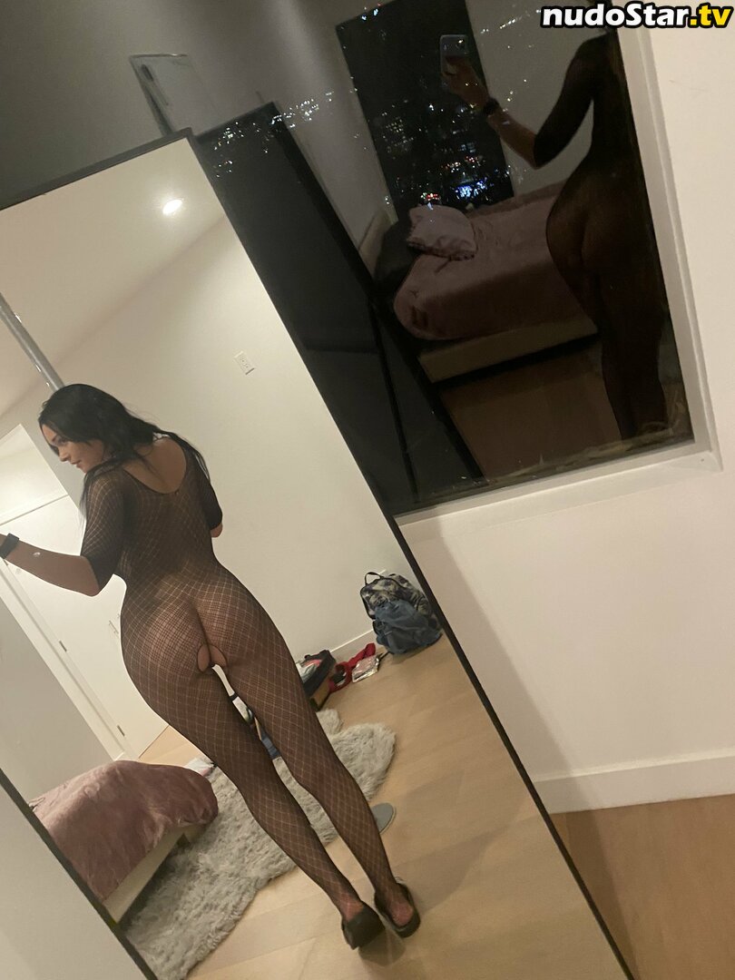 MichelleyRoo / michelleyroo2 Nude OnlyFans Leaked Photo #5