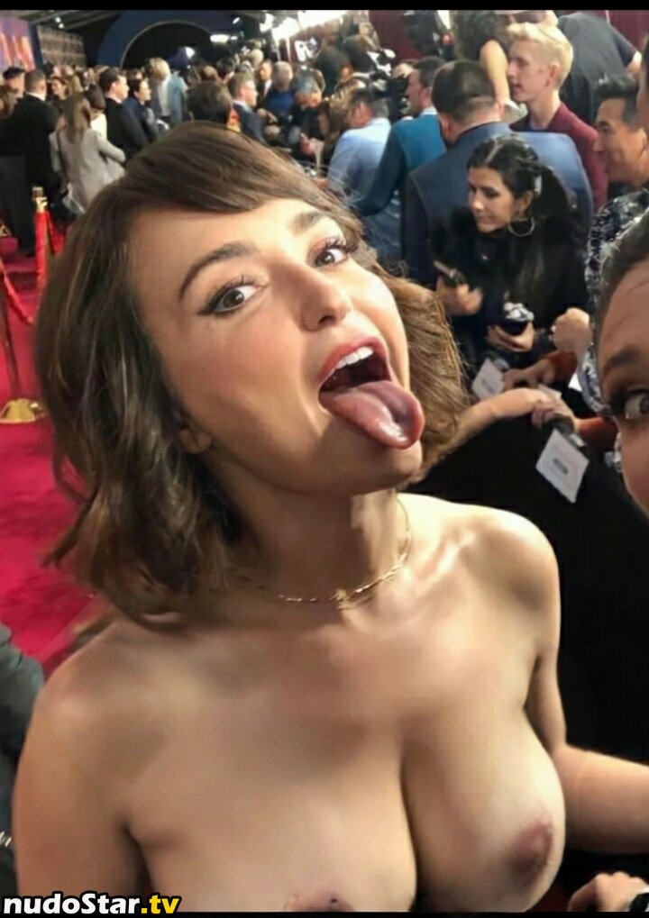 AT&T Girl / Milana Vayntrub / https: / mintmilana Nude OnlyFans Leaked Photo #14