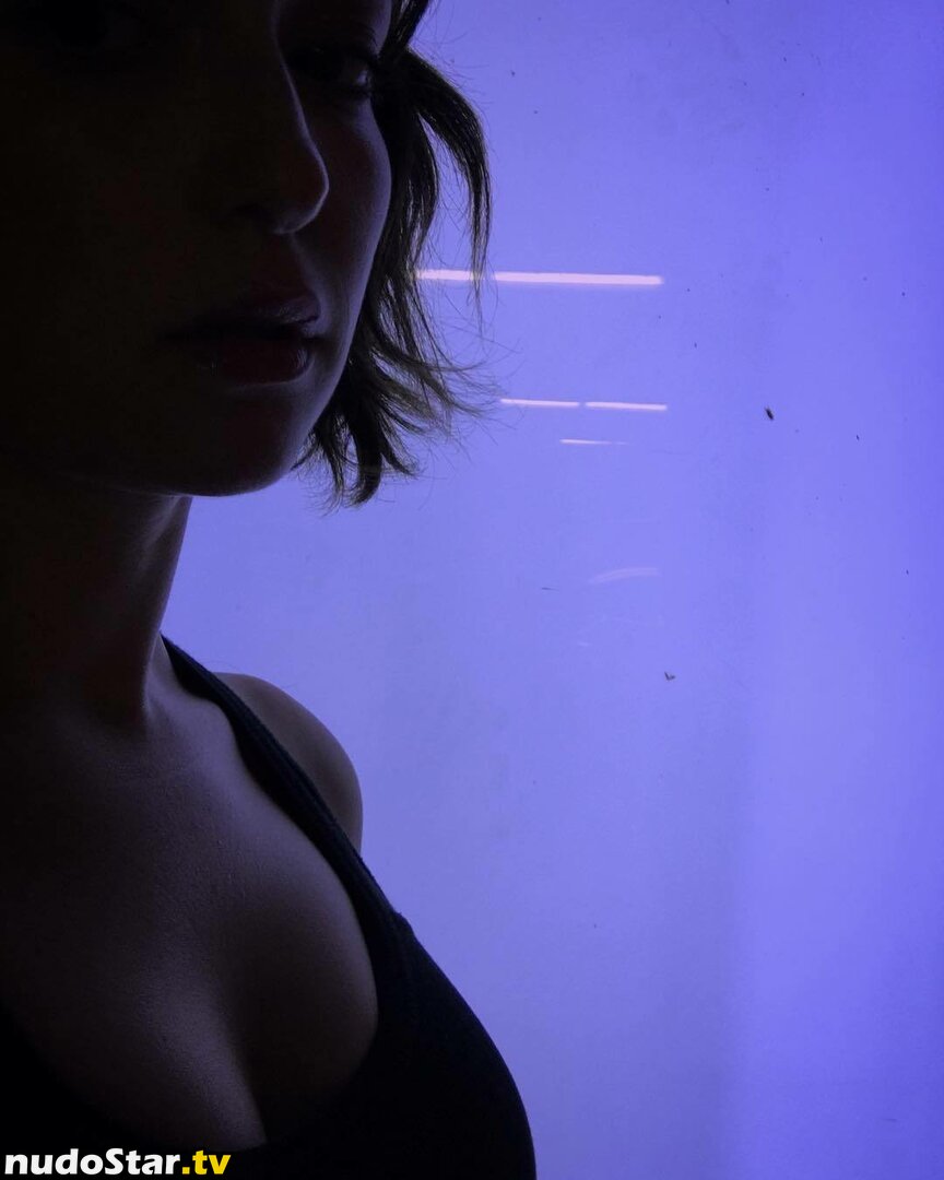 AT&T Girl / Milana Vayntrub / https: / mintmilana Nude OnlyFans Leaked Photo #70