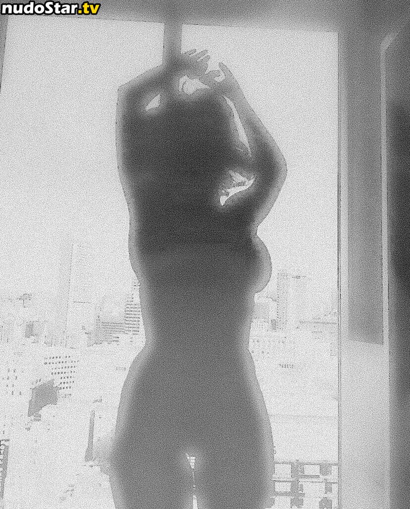 AT&T Girl / Milana Vayntrub / https: / mintmilana Nude OnlyFans Leaked Photo #213