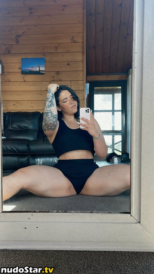 Millikorach / Thickmaminz Nude OnlyFans Leaked Photo #4
