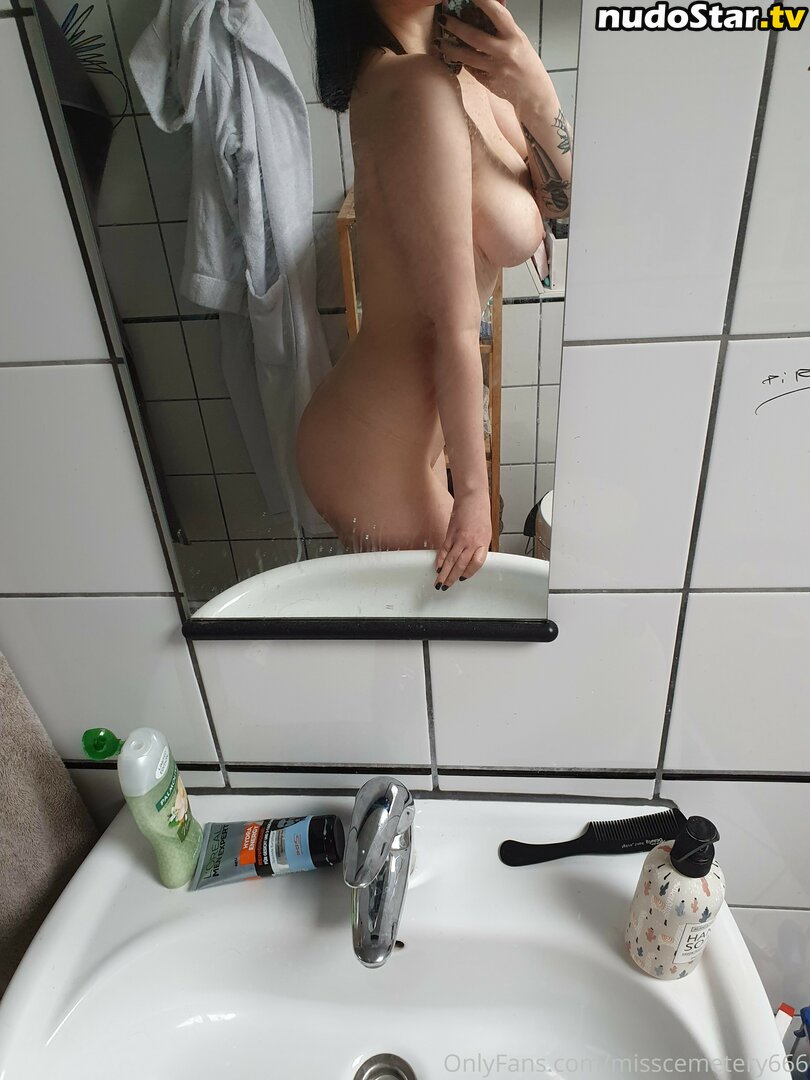 Misscemetery666 / Schneewittchen666 Nude OnlyFans Leaked Photo #22