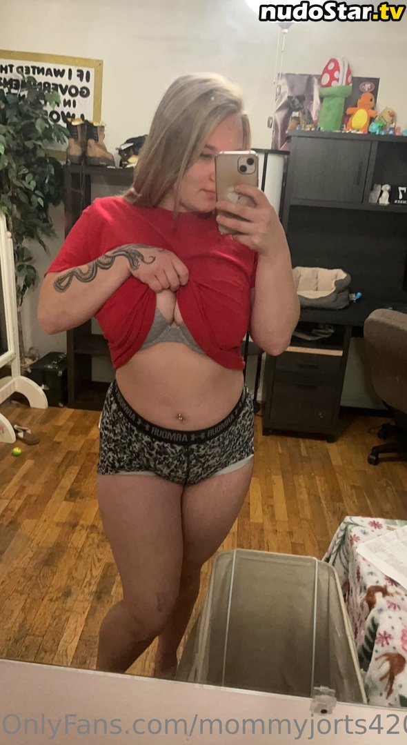 mommyclapper69420 / mommyjorts420 Nude OnlyFans Leaked Photo #23