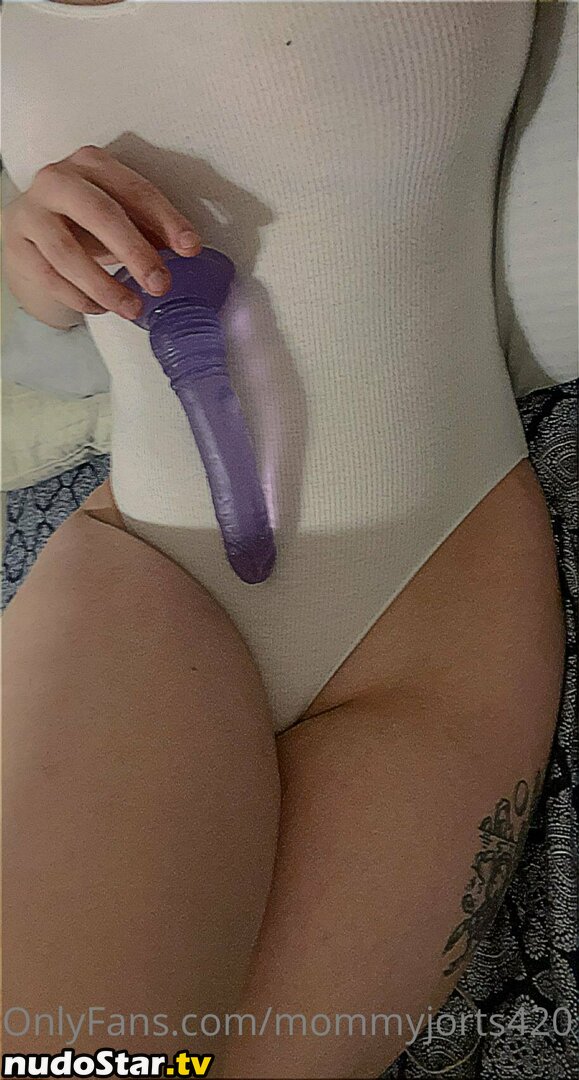 mommyclapper69420 / mommyjorts420 Nude OnlyFans Leaked Photo #33