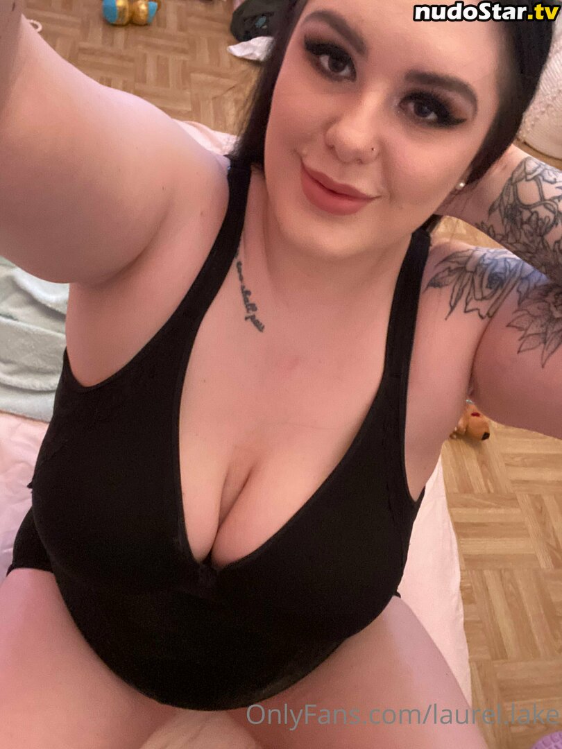 glamnellie / mommylaurellake Nude OnlyFans Leaked Photo #8