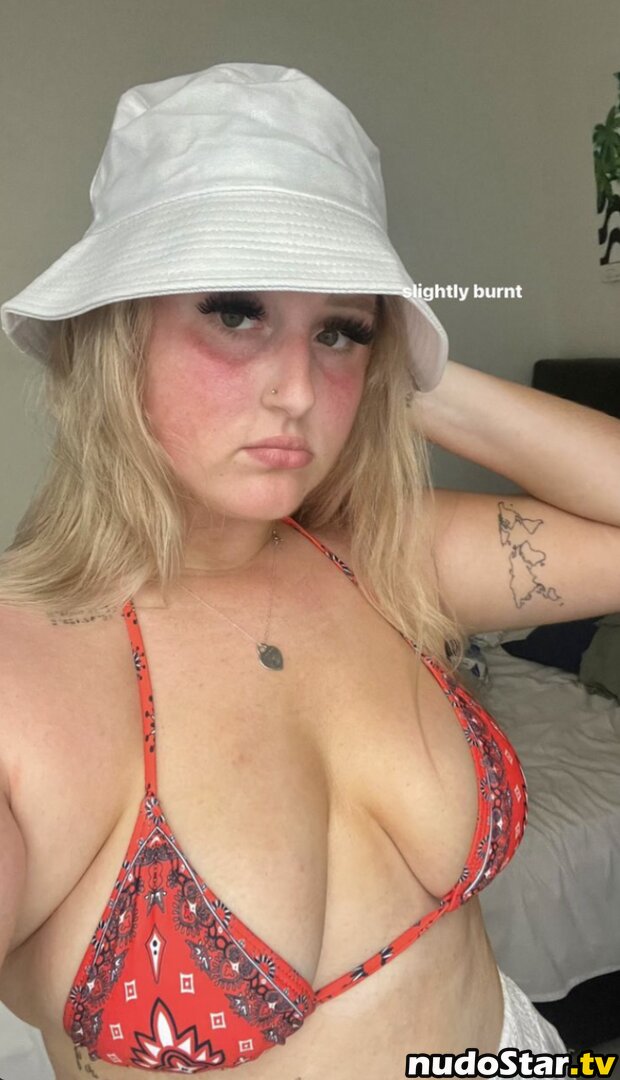 Zoe Moore / morezoe / zoemooree_ Nude OnlyFans Leaked Photo #43