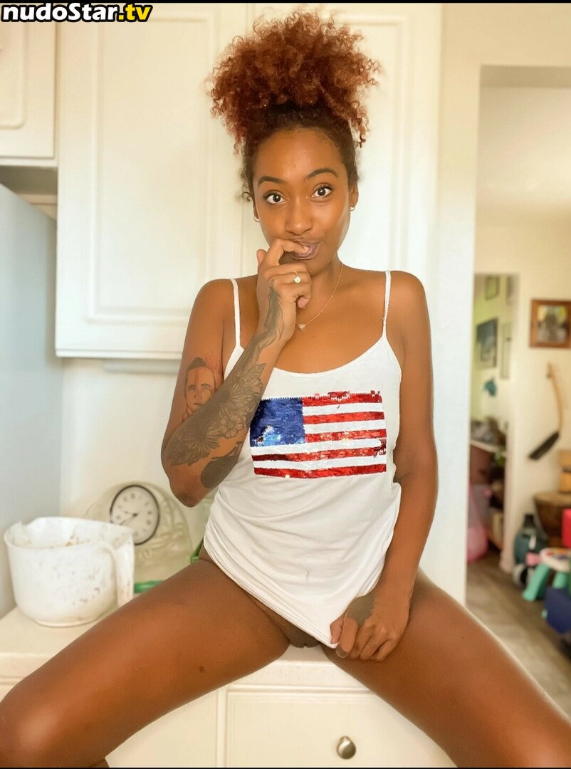 Mom_of_both_2 / Moxie_america Nude OnlyFans Leaked Photo #12