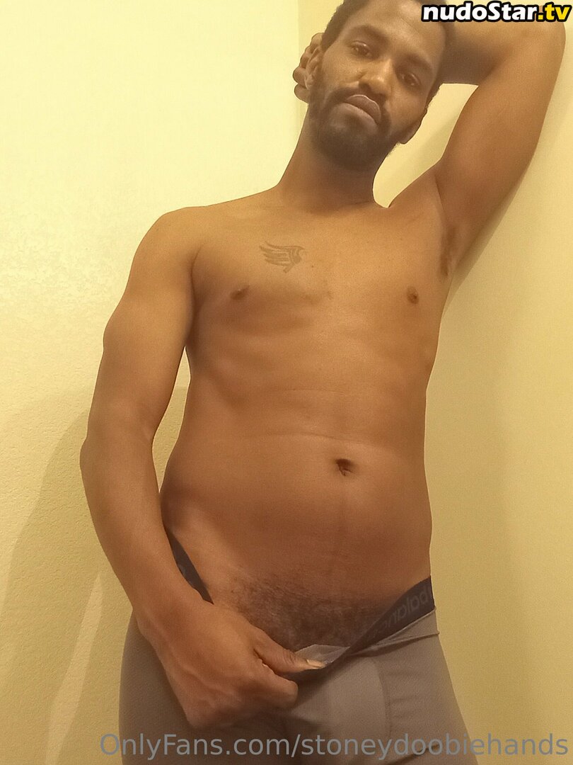 mr.stoneybologna / the_redeyedpanda Nude OnlyFans Leaked Photo #5