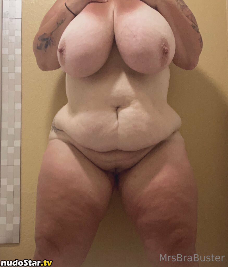 missamerrrickaa / mrs_bra_buster Nude OnlyFans Leaked Photo #12