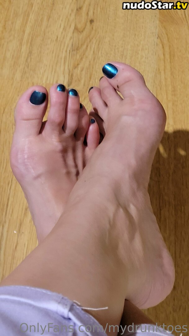 mydrunktoes / mydrunktweets Nude OnlyFans Leaked Photo #2