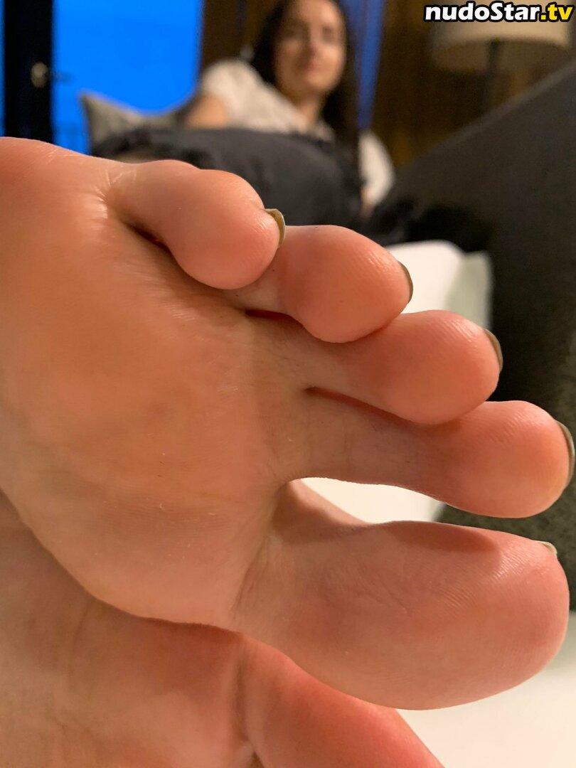 feet.ofneola / neolasoles Nude OnlyFans Leaked Photo #37