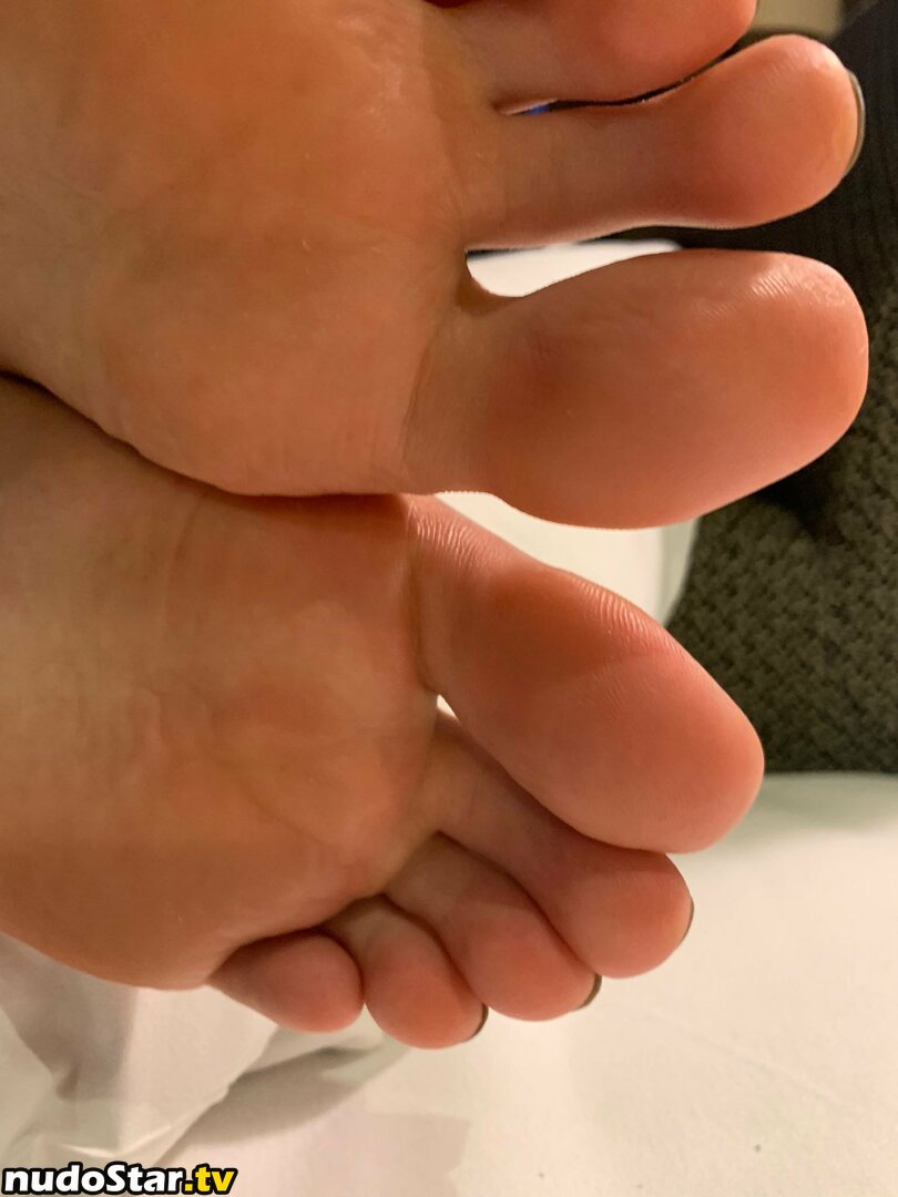 feet.ofneola / neolasoles Nude OnlyFans Leaked Photo #39