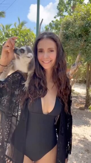 Nina Dobrev