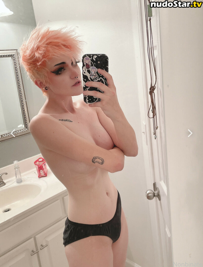 M Blackburn / nonbinate Nude OnlyFans Leaked Photo #30