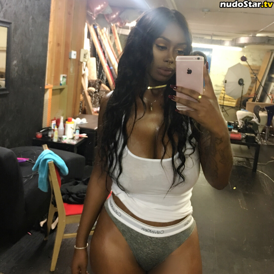 NonnieBaby Nude OnlyFans Leaked Photo #2