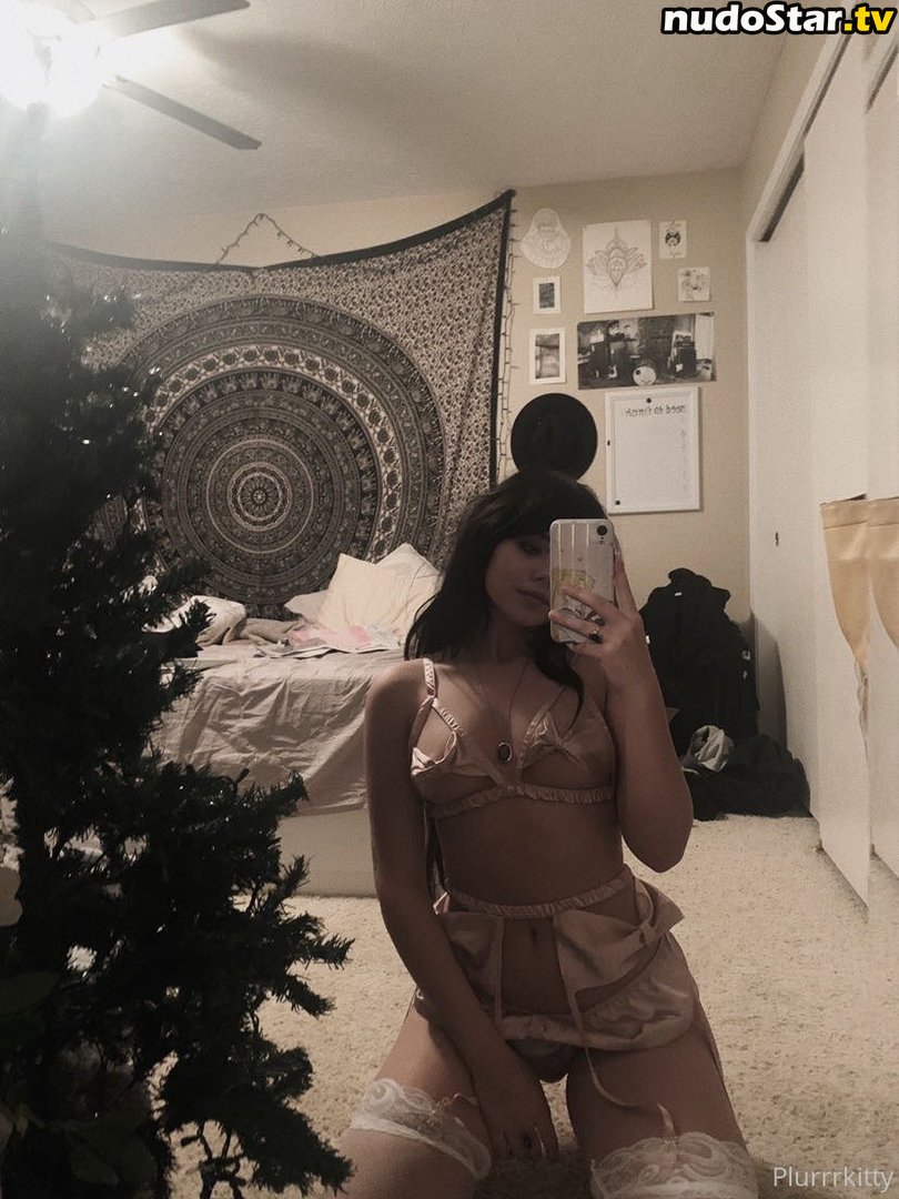Lilmoonbbyy / Xocrona / nonsalemwitch Nude OnlyFans Leaked Photo #4