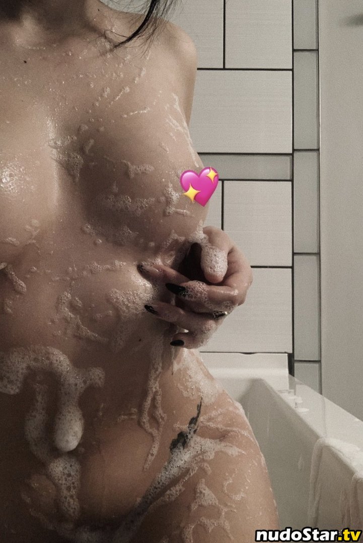 Lilmoonbbyy / Xocrona / nonsalemwitch Nude OnlyFans Leaked Photo #23