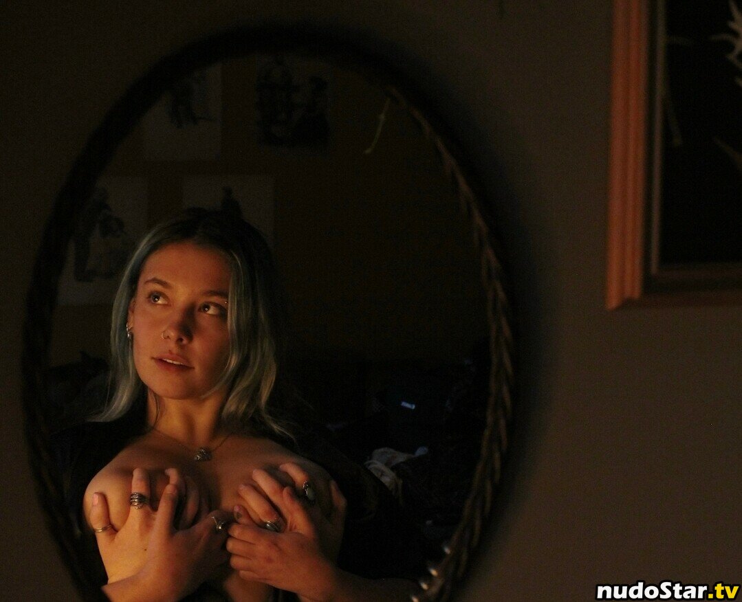 Notsosombersarah / notsosombersar Nude OnlyFans Leaked Photo #15