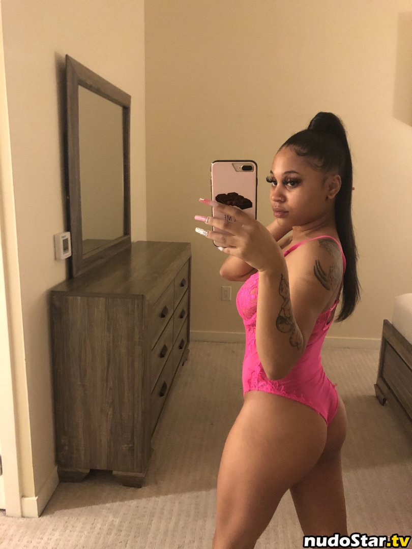 aria_love212 / officiallyariaa Nude OnlyFans Leaked Photo #17