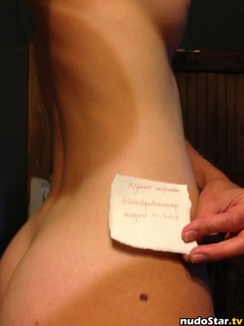 Oneofyourthrowaways / Retired Redditor Nude OnlyFans Leaked Photo #3