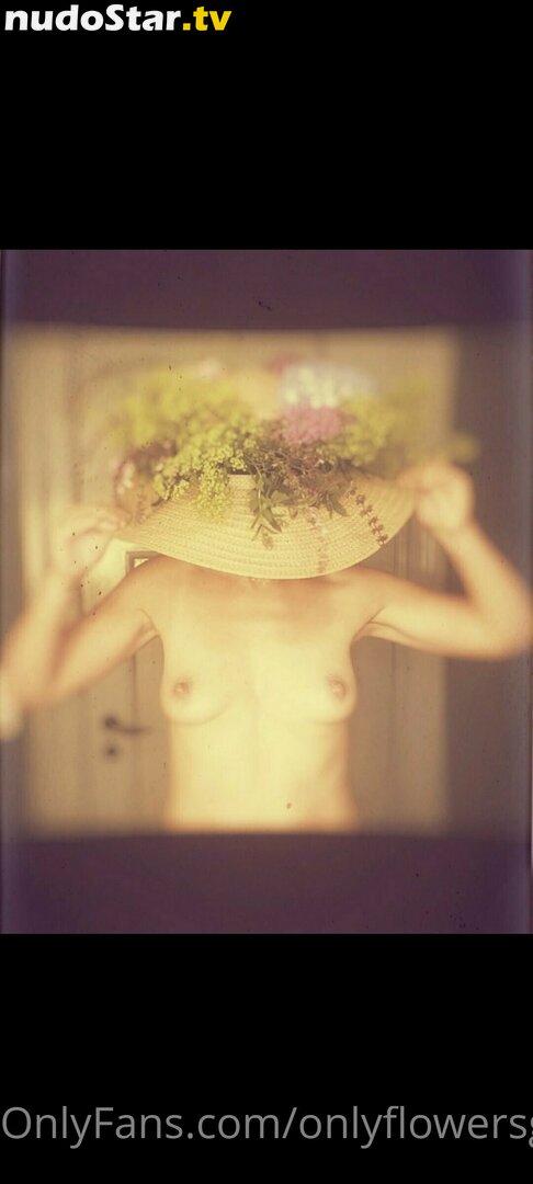 onlyflowersgirl / vibin_hippie_42069 Nude OnlyFans Leaked Photo #1