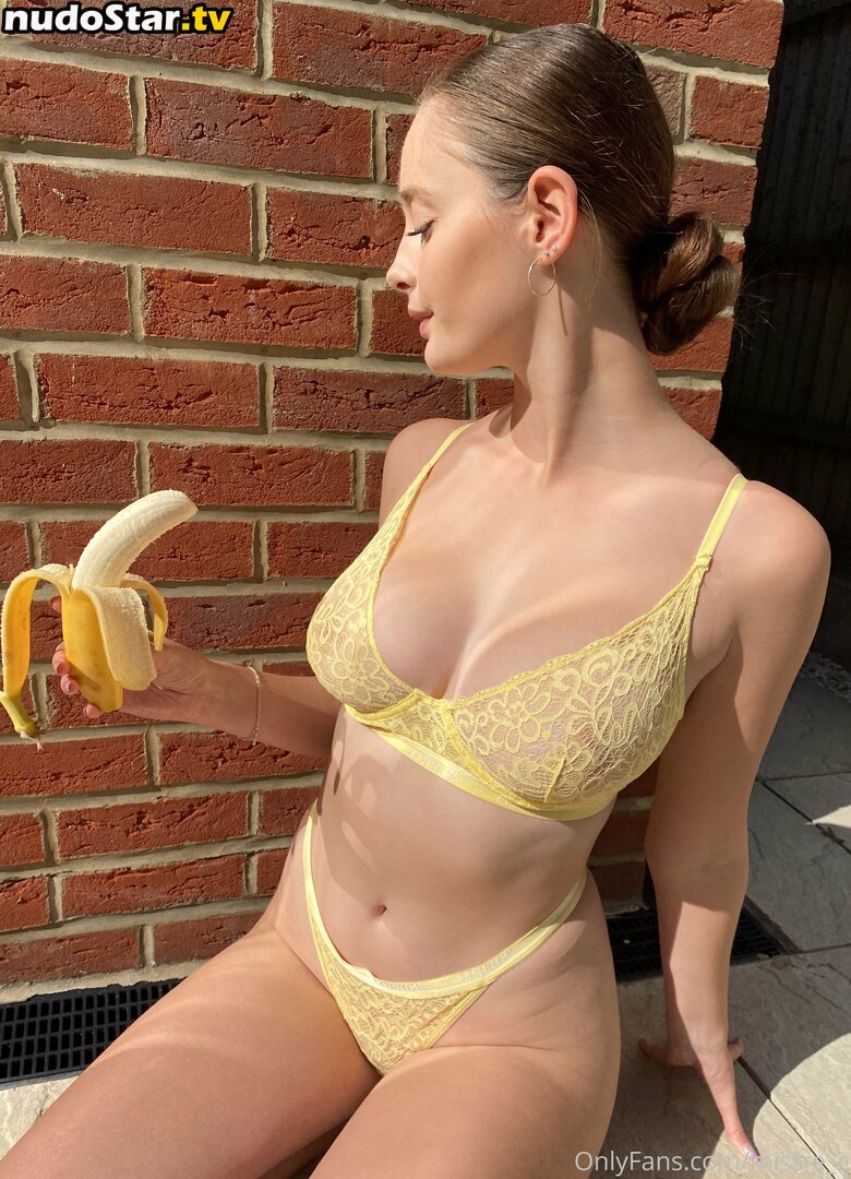 Onlyy_em / miss_e-c Nude OnlyFans Leaked Photo #11
