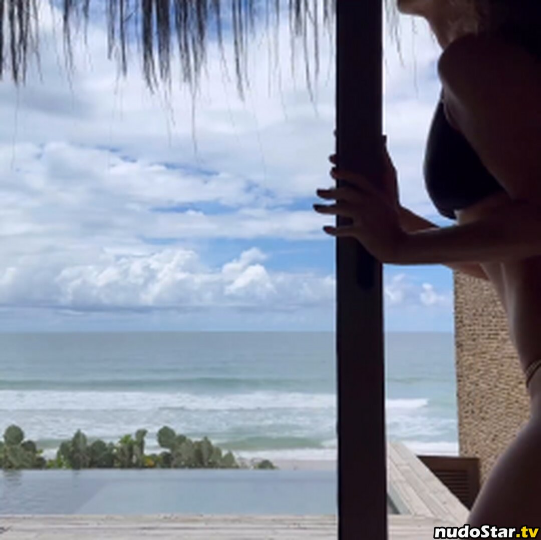Paula Fernandes / paulafernandes Nude OnlyFans Leaked Photo #12