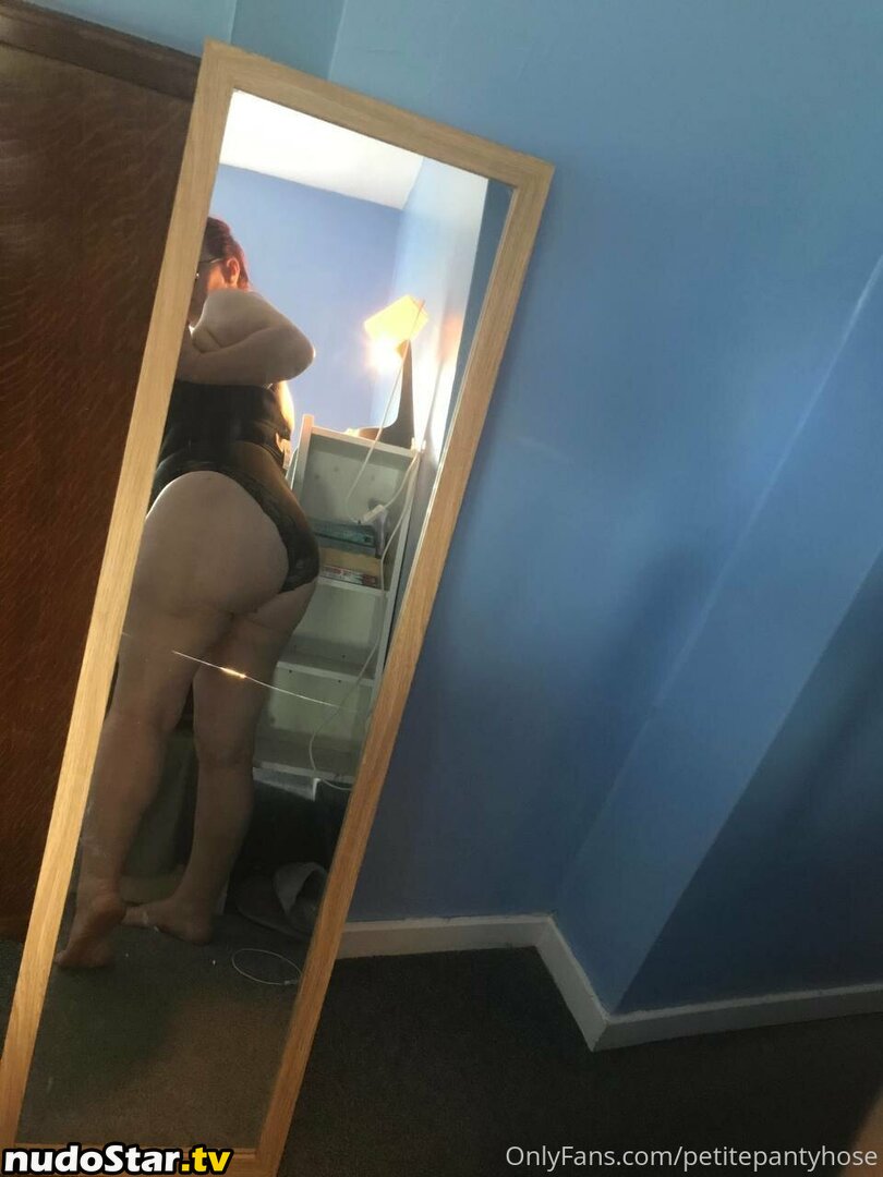 petitepantyhose Nude OnlyFans Leaked Photo #13