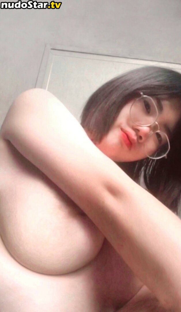 Pinya.a_ / Pinyaa56 Nude OnlyFans Leaked Photo #1