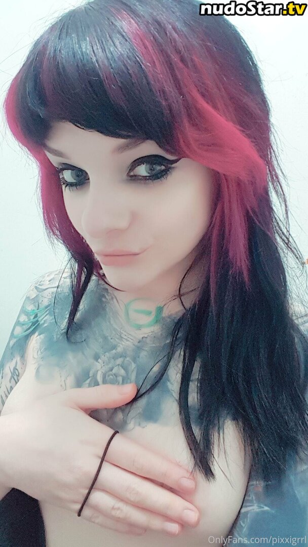 pixigrll / pixxigrrl Nude OnlyFans Leaked Photo #15