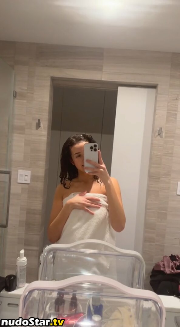 Pokimane / Sterlingfakes / pokimanelol / pokinaneonlyfan Nude OnlyFans Leaked Photo #2479