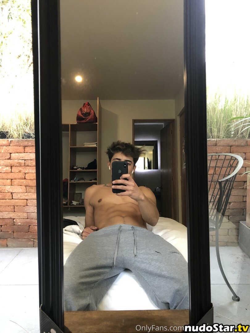 prettyboyaedan / prettyboydan__ Nude OnlyFans Leaked Photo #15