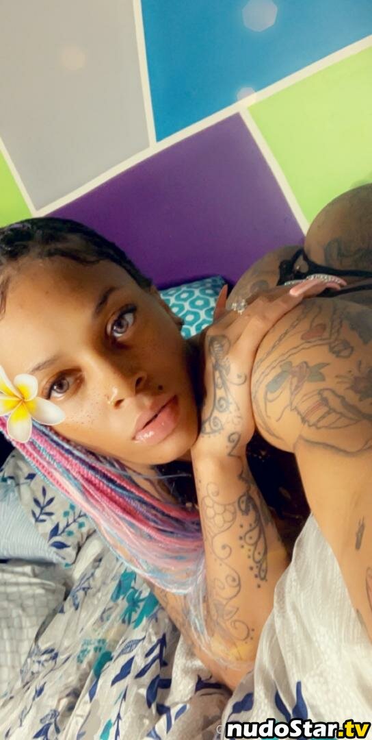 PrettyKezzy202 Nude OnlyFans Leaked Photo #2
