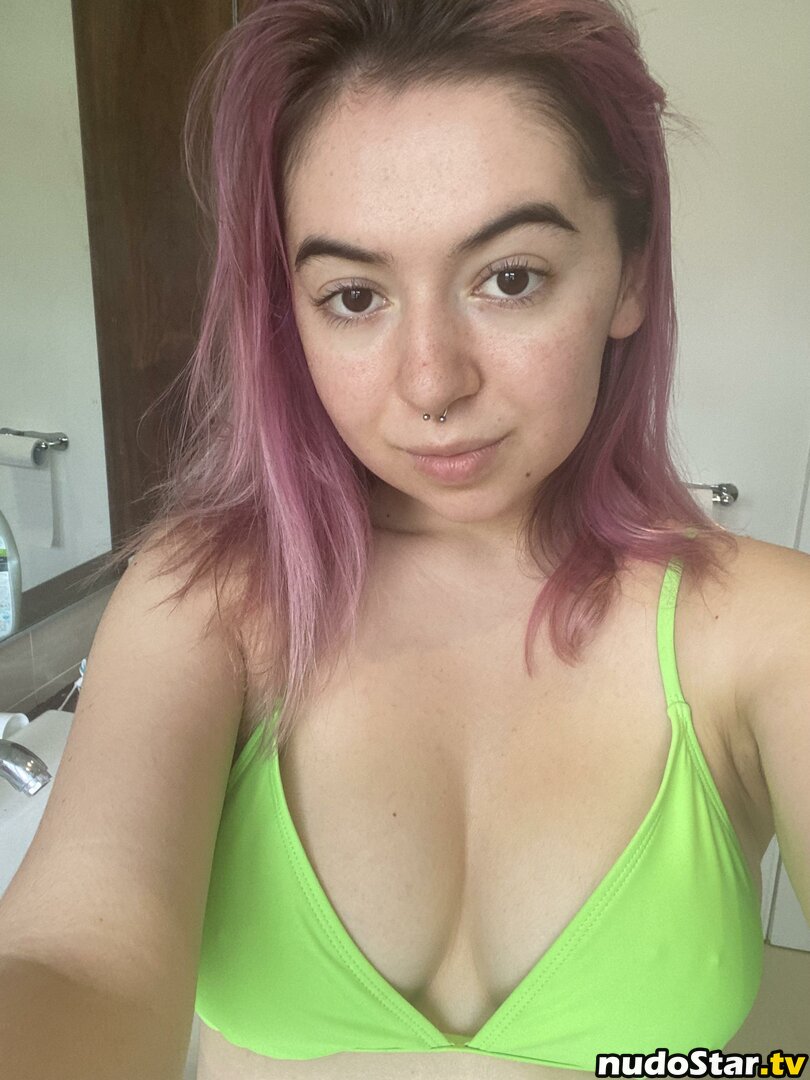 Princessemily18 Nude OnlyFans Leaked Photo #1