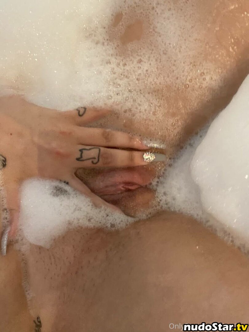 MCBOW / Psychobutcute / maryclarebow / psychobutcute666 Nude OnlyFans Leaked Photo #7