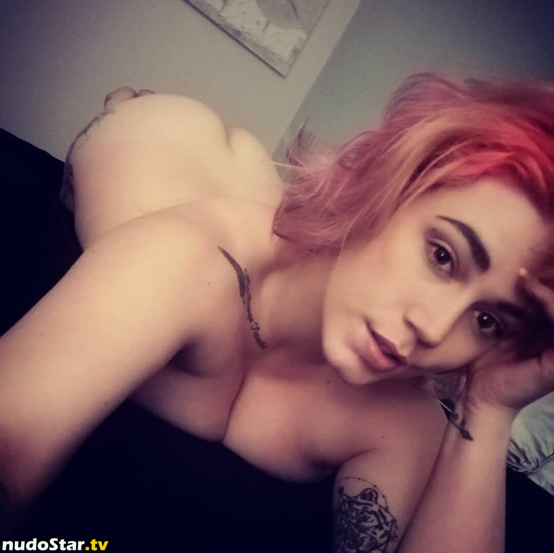 Queen Ananas / queeen_ananas / queeen_ananas_official Nude OnlyFans Leaked Photo #28