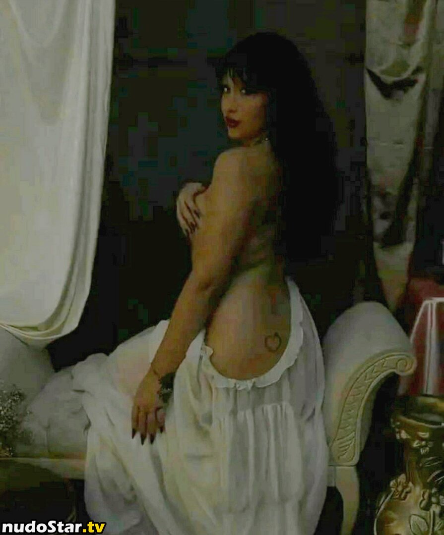 Queen B / Raphaela Laet / brinydelaet / sexyqueenb Nude OnlyFans Leaked Photo #7