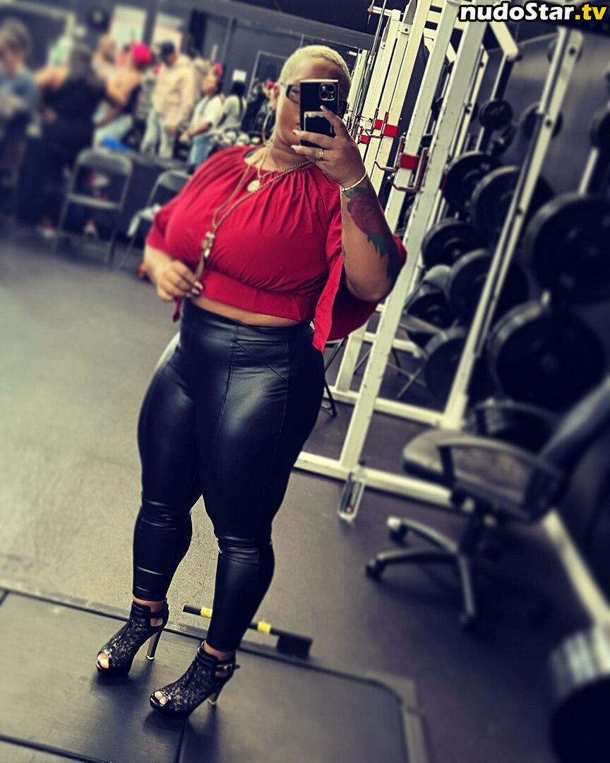 Queen R / ms_phenomenalred / msphenomenalred / thighzqueen Nude OnlyFans Leaked Photo #15