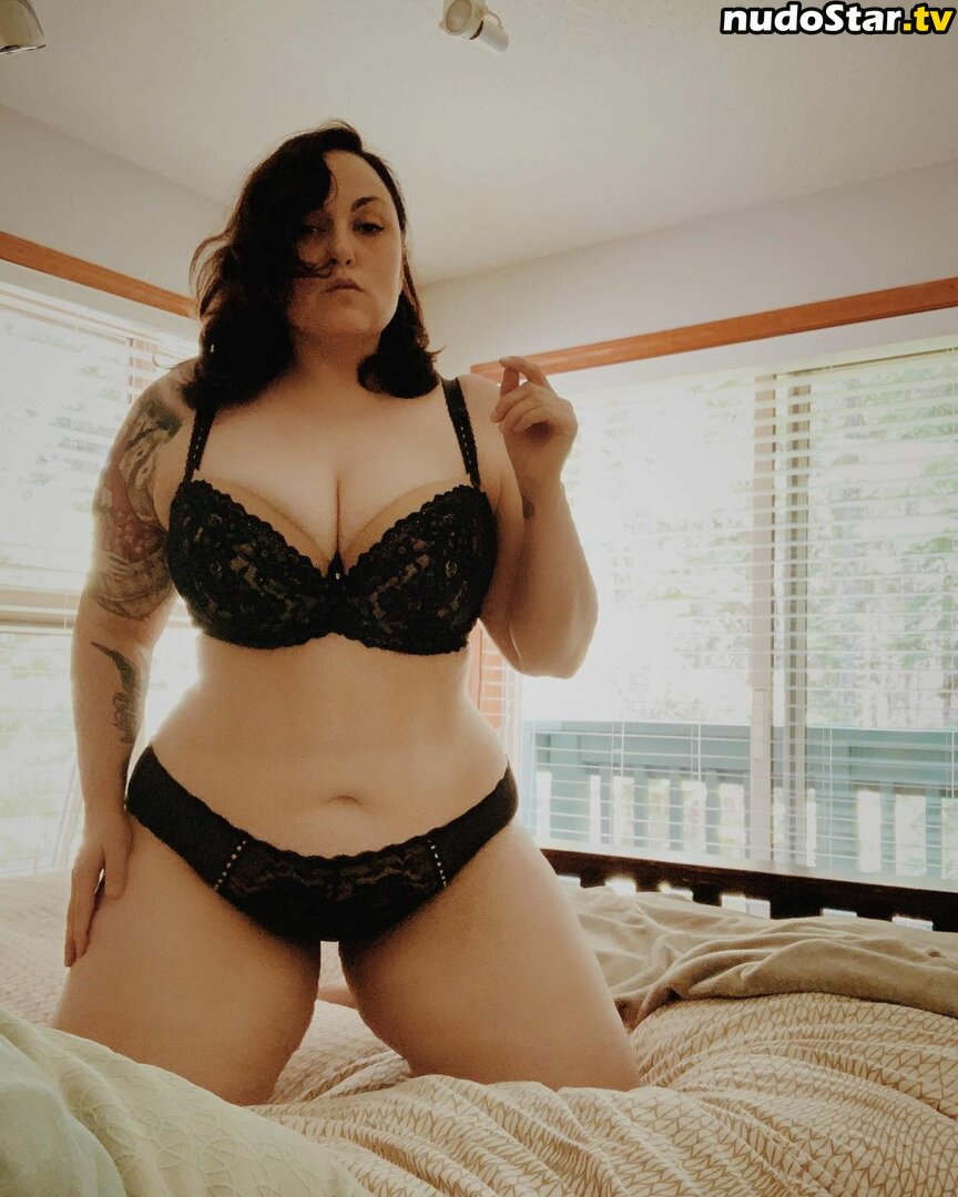 quirkyandcurvy Nude OnlyFans Leaked Photo #2