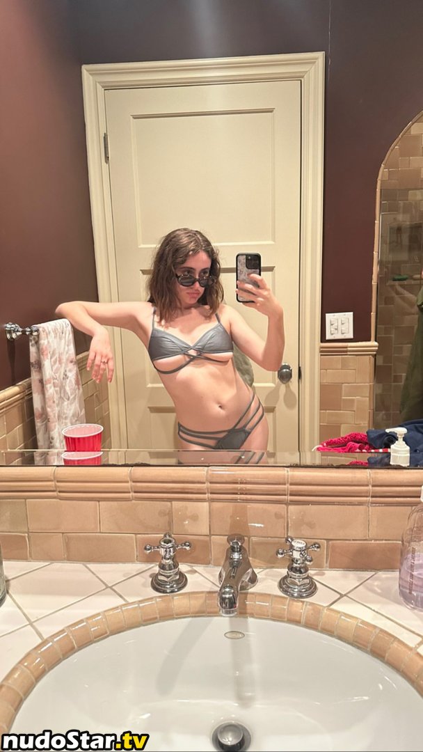 Rachel Anne Sennott / treaclychild Nude OnlyFans Leaked Photo #2